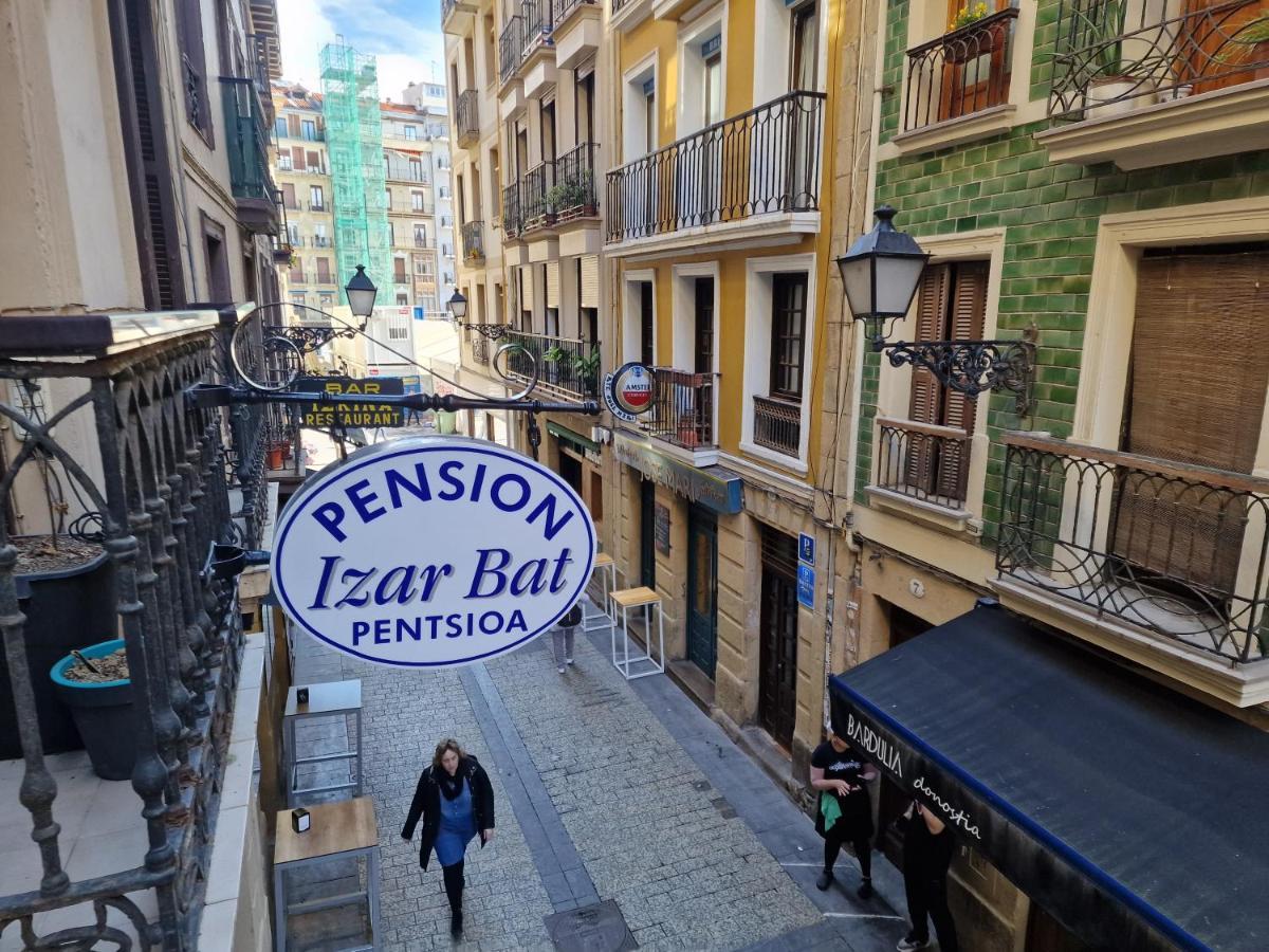 Pension Izar Bat Guesthouse San Sebastian Exterior photo